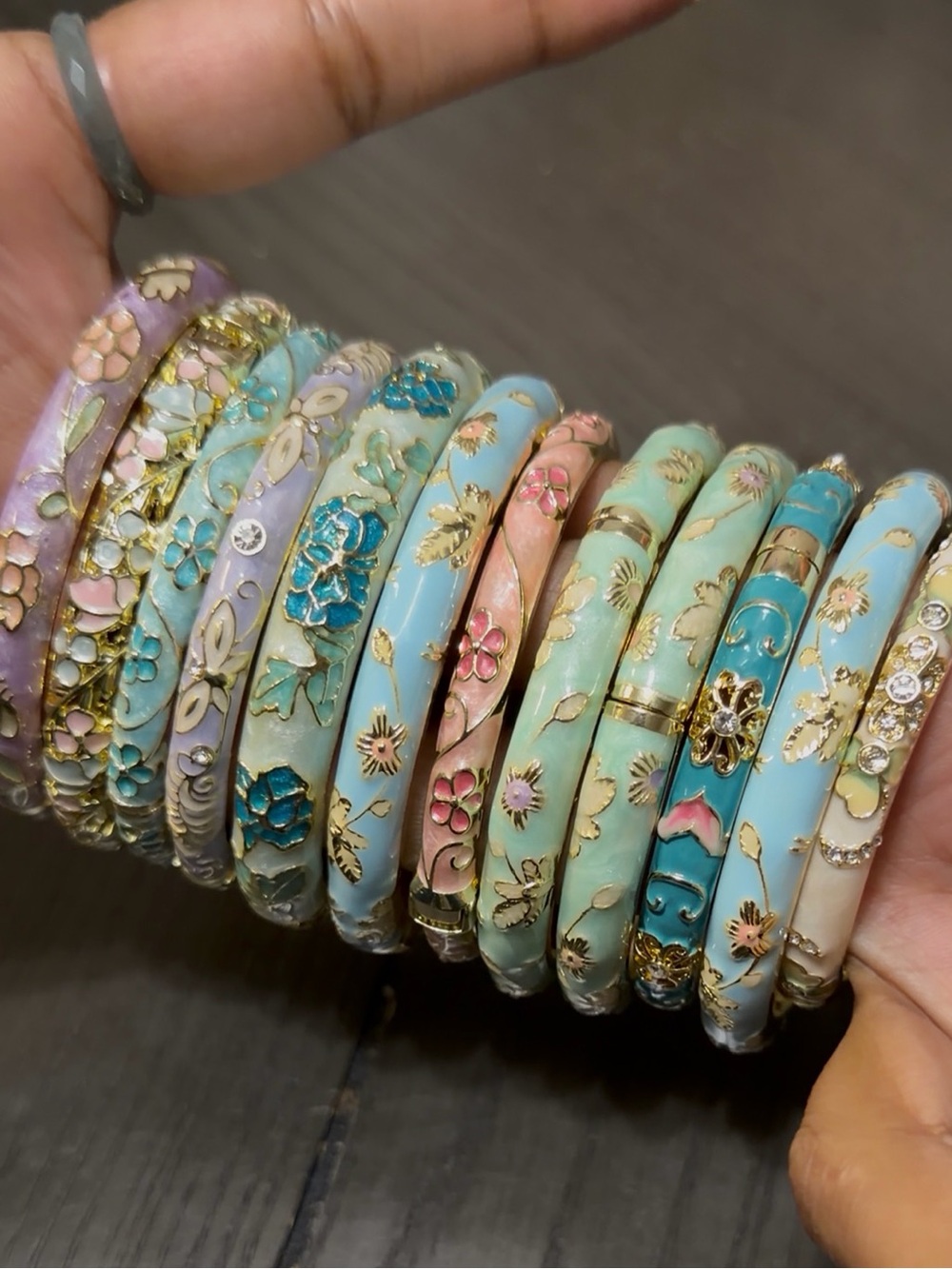 Hand-Painted Floral enamel Cloisonné Bangle Bracelet - Pastel Mix